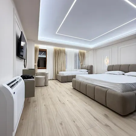 Hotel Old Town 8 *